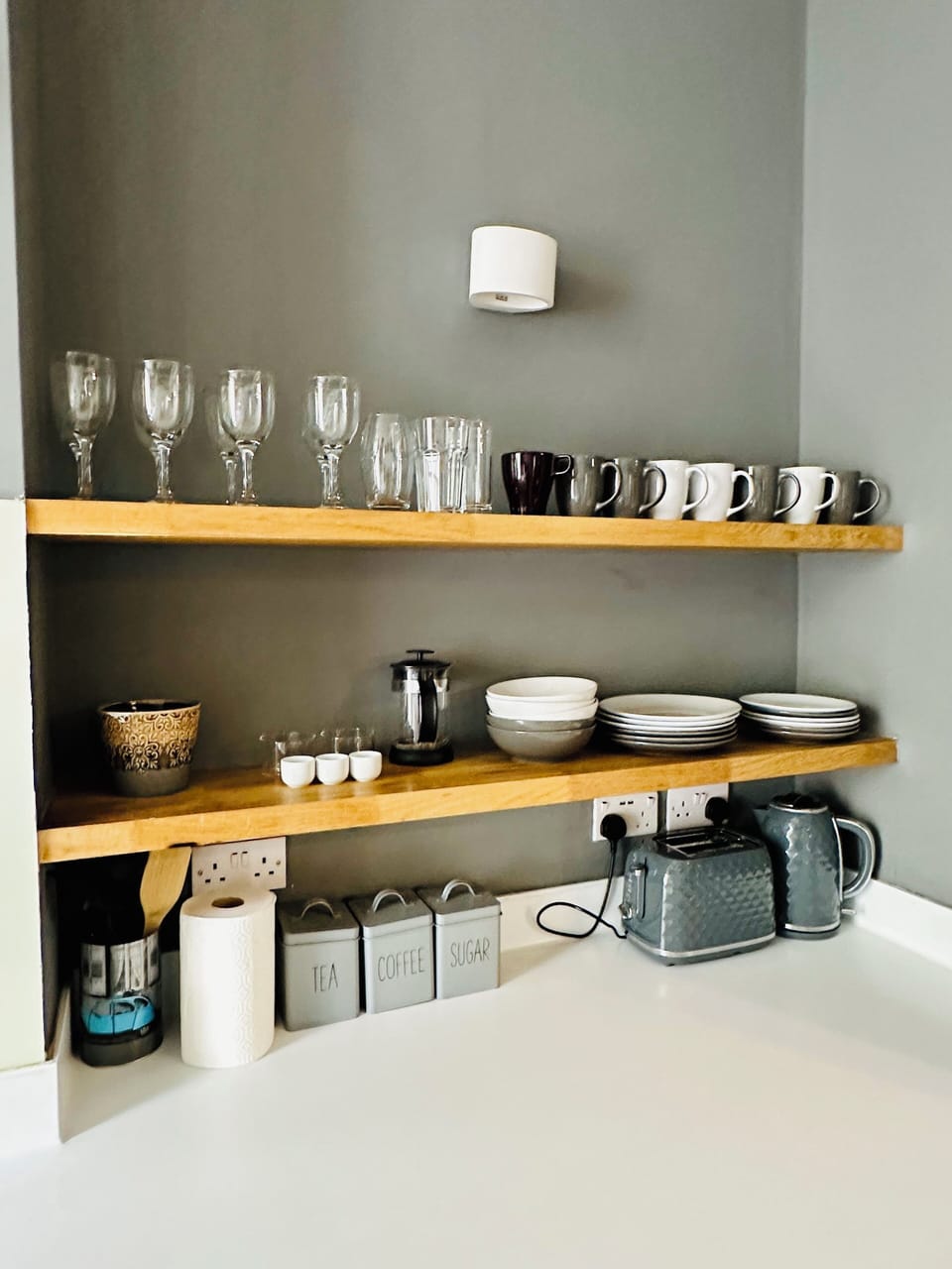Standard Apartment | Private kitchen | Mini-fridge, microwave, oven, stovetop