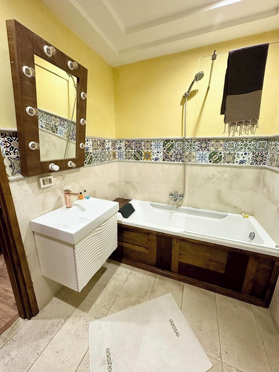 Business Double Room | Bathroom