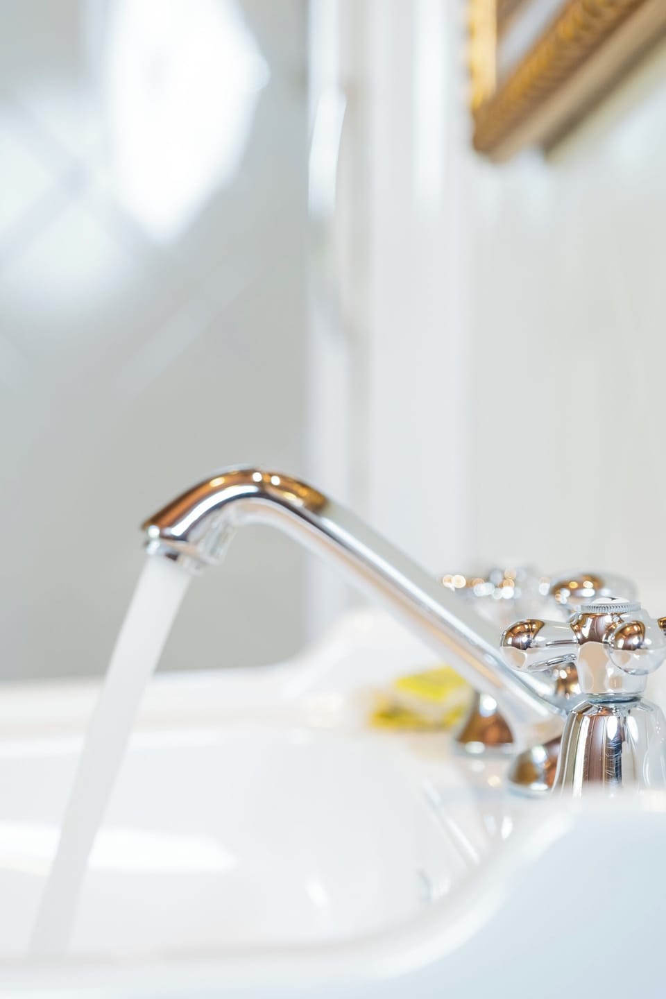 Studio Apartment | Bathroom | Shower, rainfall showerhead, hair dryer, bidet