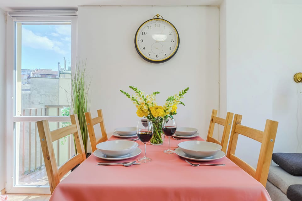 Basic Apartment | Private kitchen | Fridge, microwave, oven, stovetop