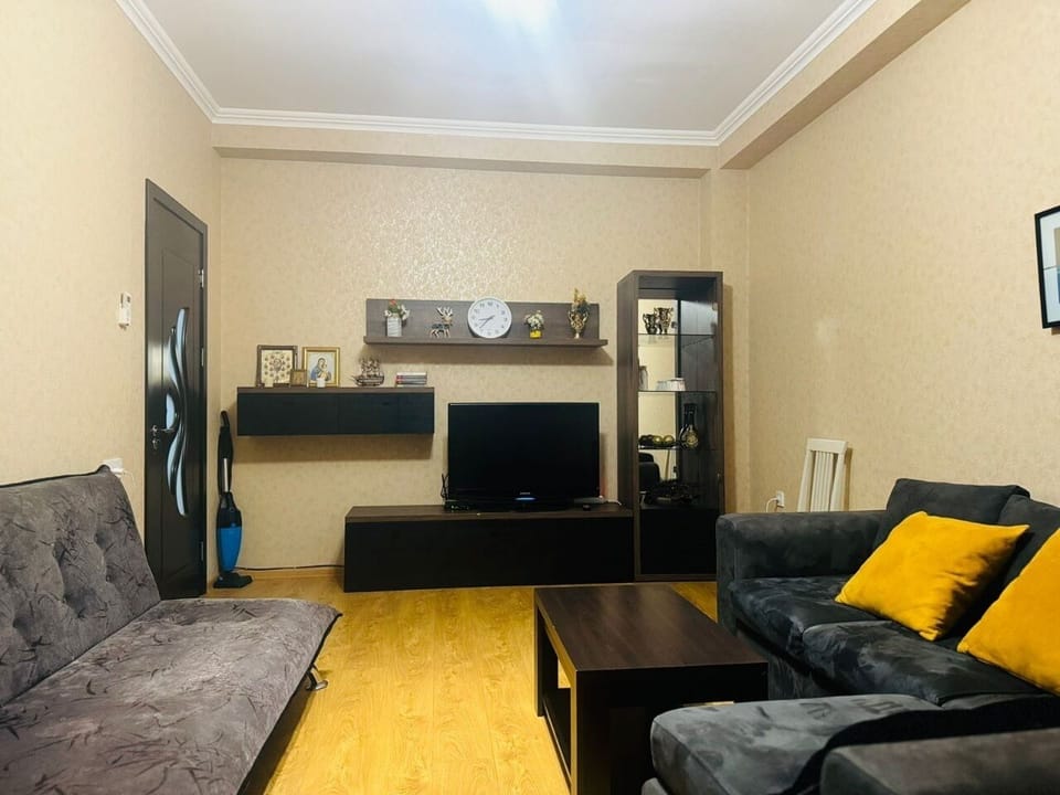 Room, City View | Living area