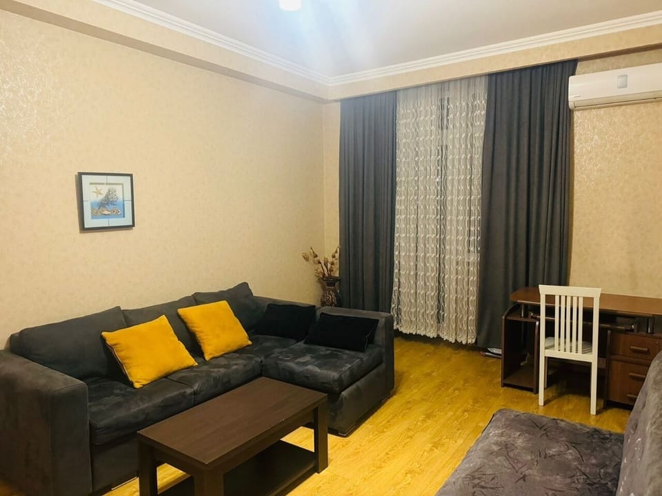 Room, City View | Living area