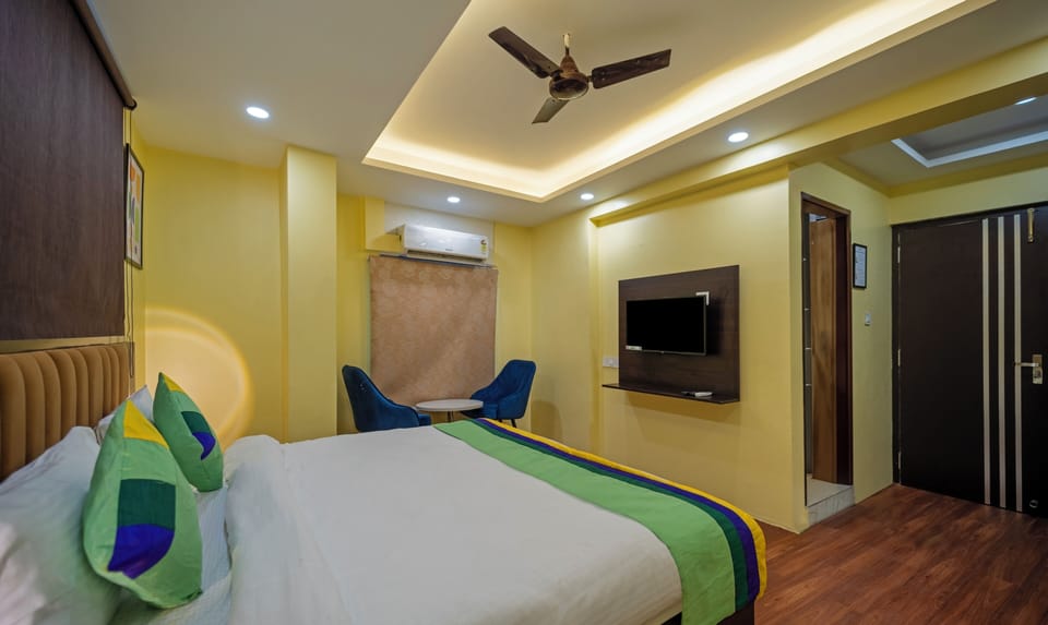 Standard Room | In-room safe, desk, rollaway beds (surcharge), bed sheets