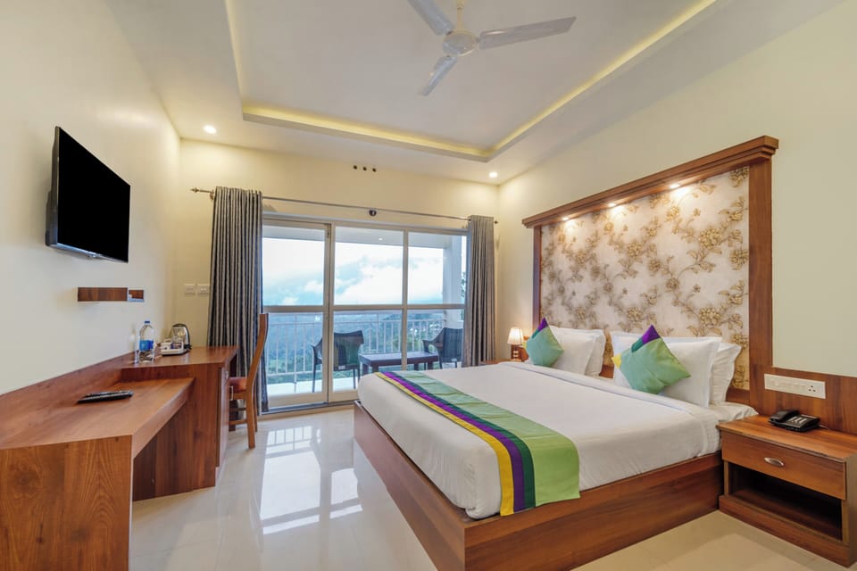 Standard Room | In-room safe, desk, soundproofing, iron/ironing board