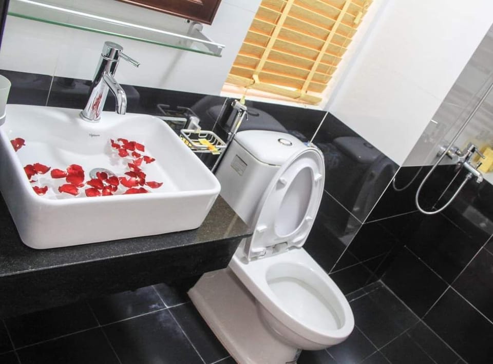 Standard Room | Bathroom