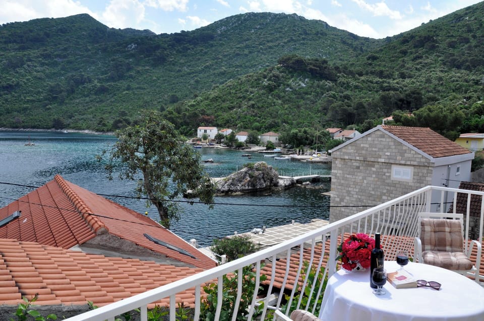 Studio (Studio Apartment with Balcony and Sea) | View from property