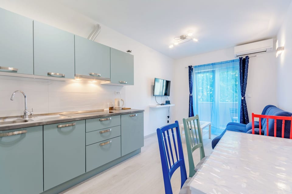 Apartment (Two Bedroom Apartment with Balcony (M) | Private kitchen | Fridge