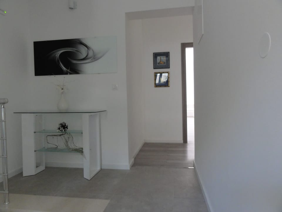 Villa (Five Bedroom Villa with Pool and Sea ) | Interior