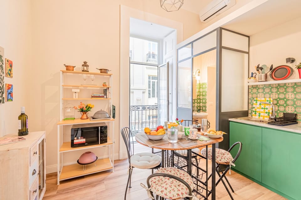 Family Apartment, Multiple Bedrooms, 2 Bathrooms (Miss Ren's Home) | Dining