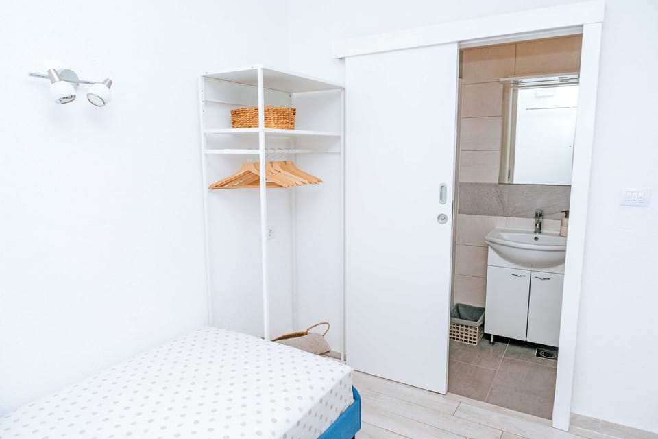 Single Room (Single Room with Shared Terrace) | 1 bedroom, free WiFi