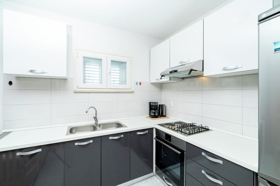 House (Three Bedroom Holiday Home with Terra) | Private kitchen | Fridge