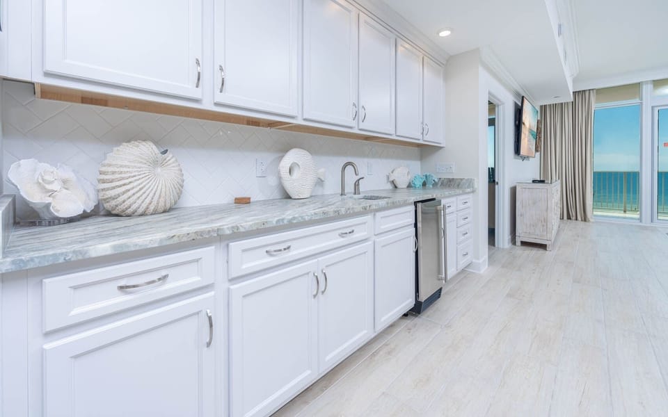 Condo, 3 Bedrooms | Private kitchen | Fridge, oven, coffee/tea maker