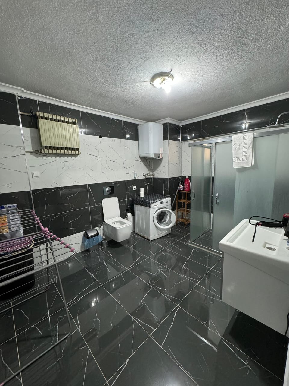 Standard Triple Room, City View | Bathroom | Shower, rainfall showerhead, hair dryer, bidet