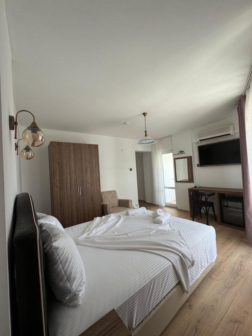 Standard Room, Garden View | Egyptian cotton sheets, premium bedding, Select Comfort beds, minibar