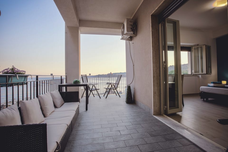 Deluxe Double or Twin Room, Sea View | Terrace/patio