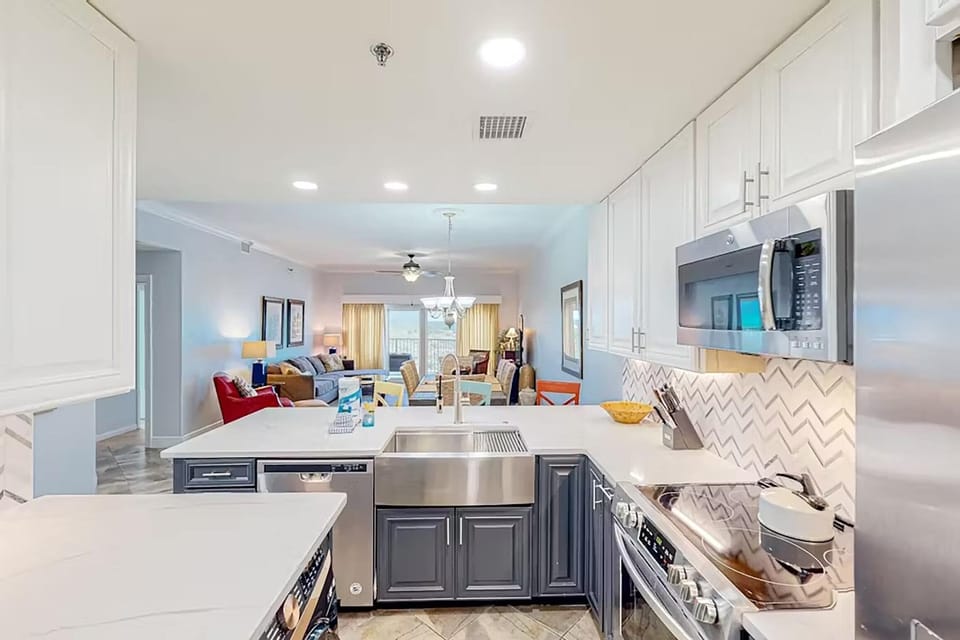 Condo, 1 King Bed with Sofa bed (Tops'l Beach Manor C-804) | Private kitchen | Oven, toaster