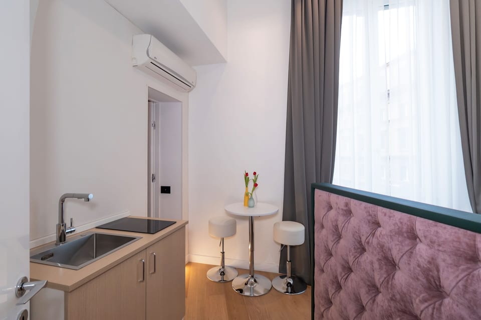 Free minibar, in-room safe, individually furnished, blackout drapes