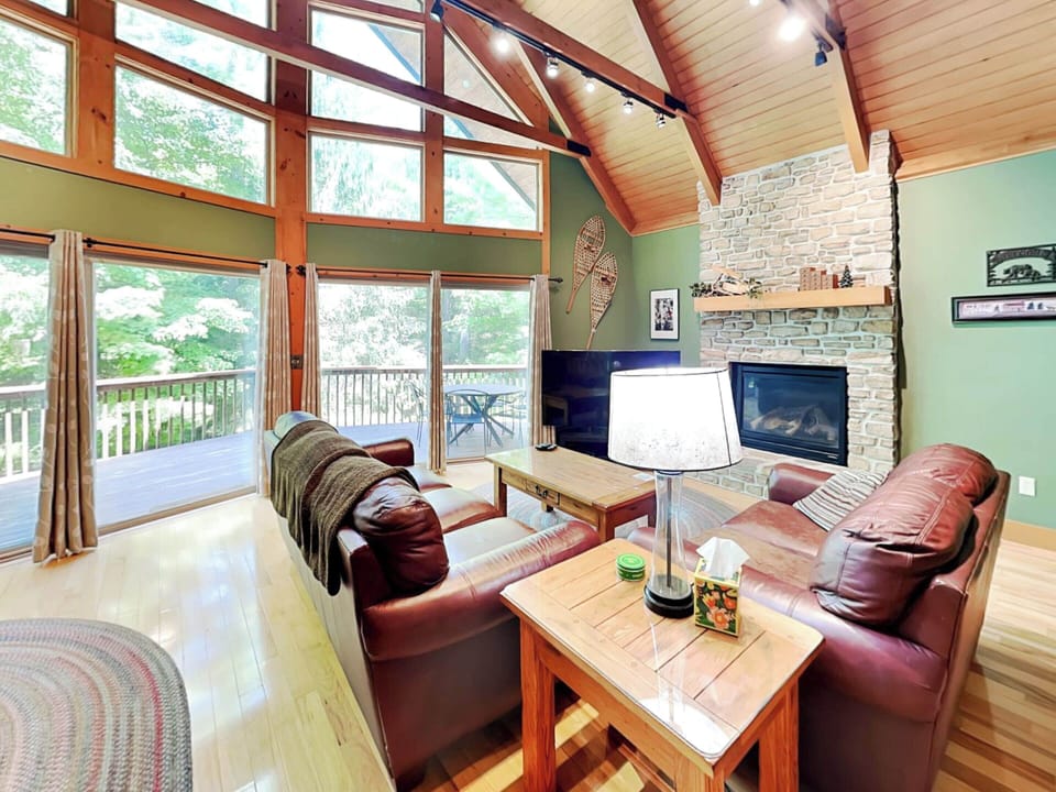 House (4 Bedrooms) | Front of property