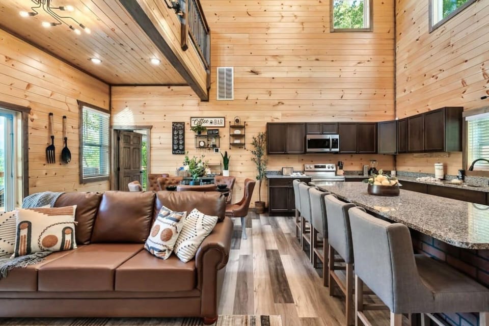 Family Cabin | Living room | Flat-screen TV, fireplace