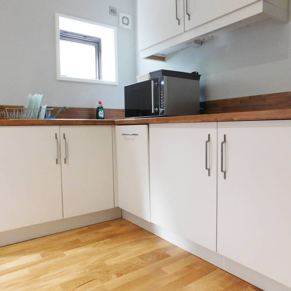 House | 2 bedrooms, desk