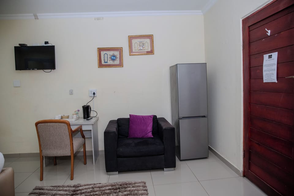 Deluxe Room | Individually decorated, individually furnished, desk, laptop workspace