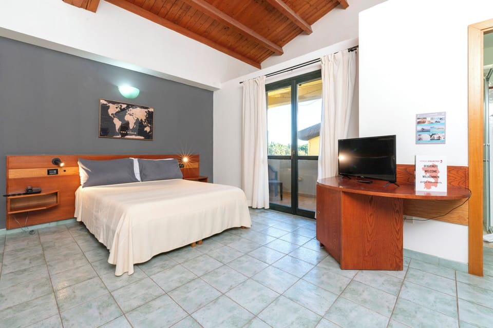 1 bedroom, in-room safe, cribs/infant beds, bed sheets