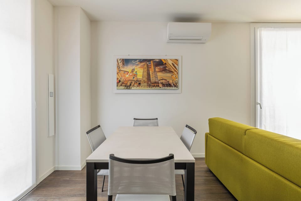 Apartment | Living area | TV