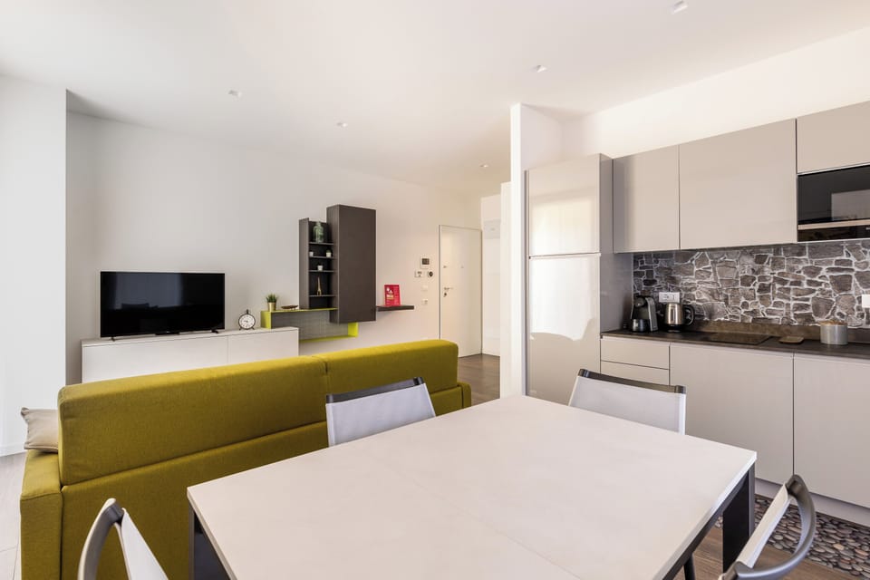 Apartment | Living area | TV