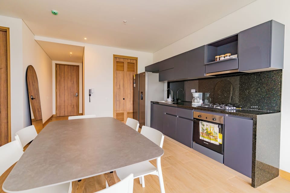 Basic Apartment | Dining room