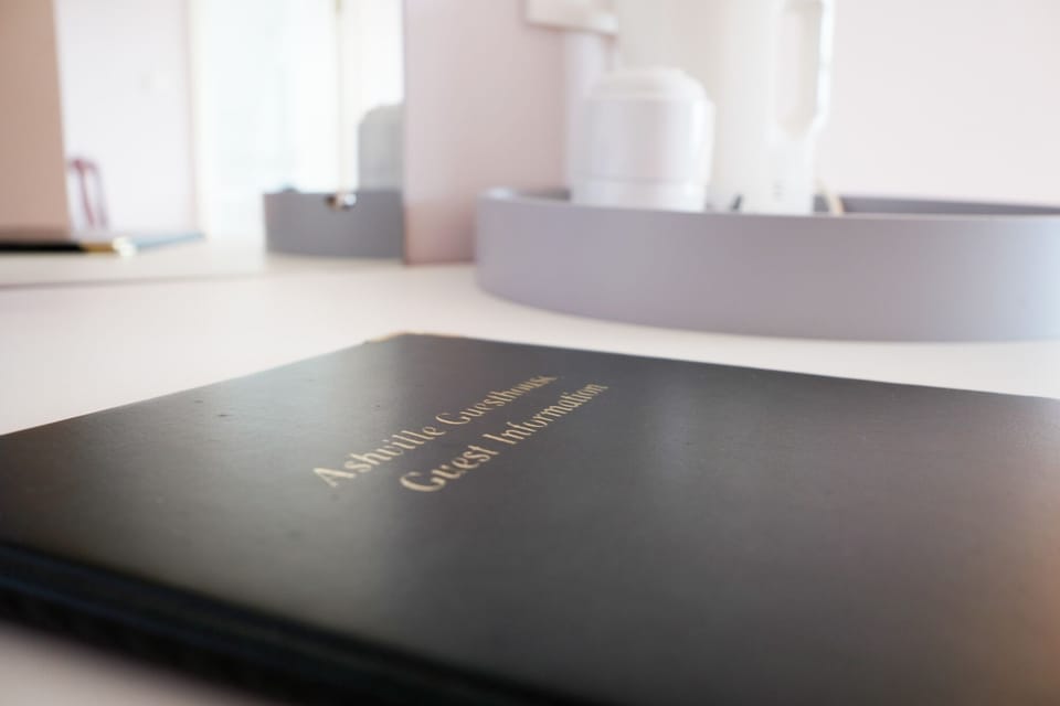 Deluxe Twin Room | Blackout drapes, soundproofing, iron/ironing board, free WiFi