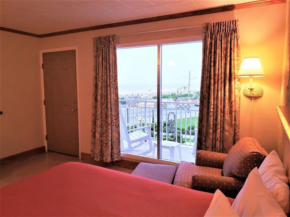 Deluxe Room, 2 Queen Beds, Ocean View | Iron/ironing board, free WiFi, bed sheets