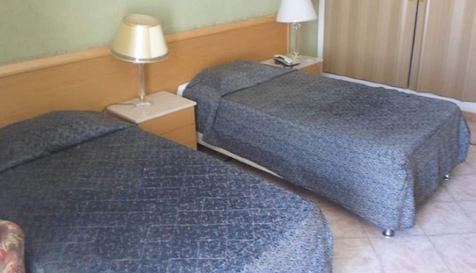 Double Room | Minibar, rollaway beds (surcharge), WiFi (free)