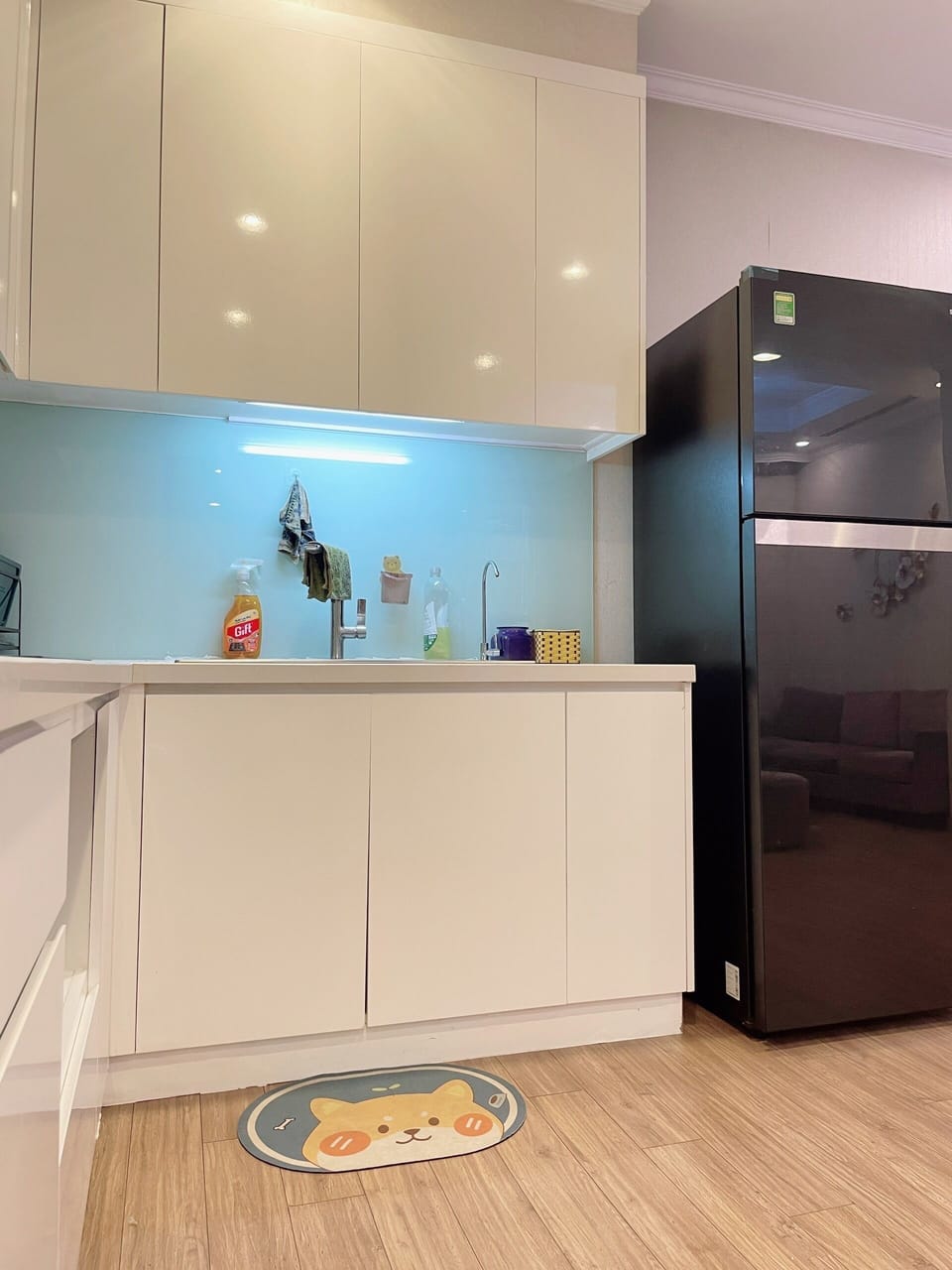 Deluxe Apartment | Private kitchen | Fridge, rice cooker, cookware/dishes/utensils, spices