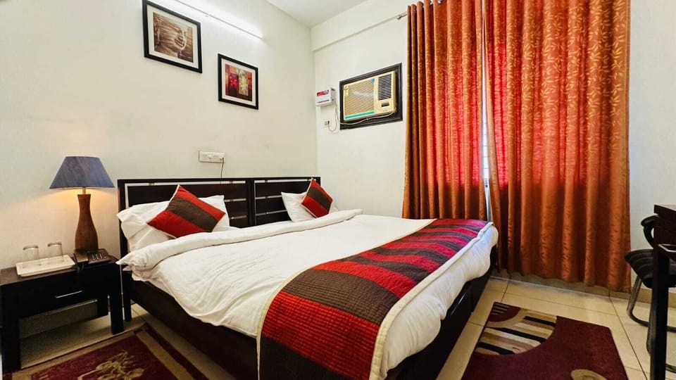 Deluxe Double Room | Desk, laptop workspace, free WiFi, bed sheets