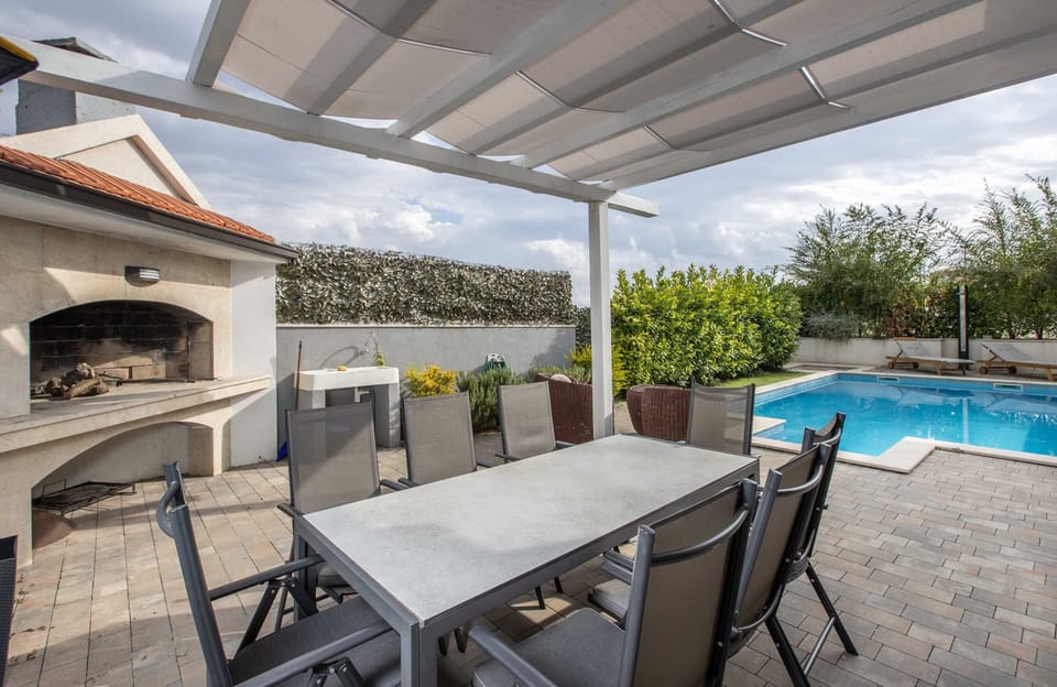 Apartment (Apartment Villa Andelka- Three Bedroo) | BBQ/picnic area