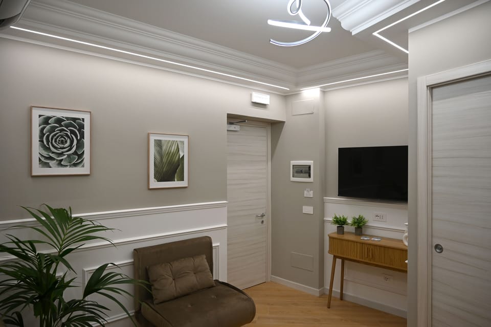 Superior Suite | Living area | 43-inch Smart TV with satellite channels, printers