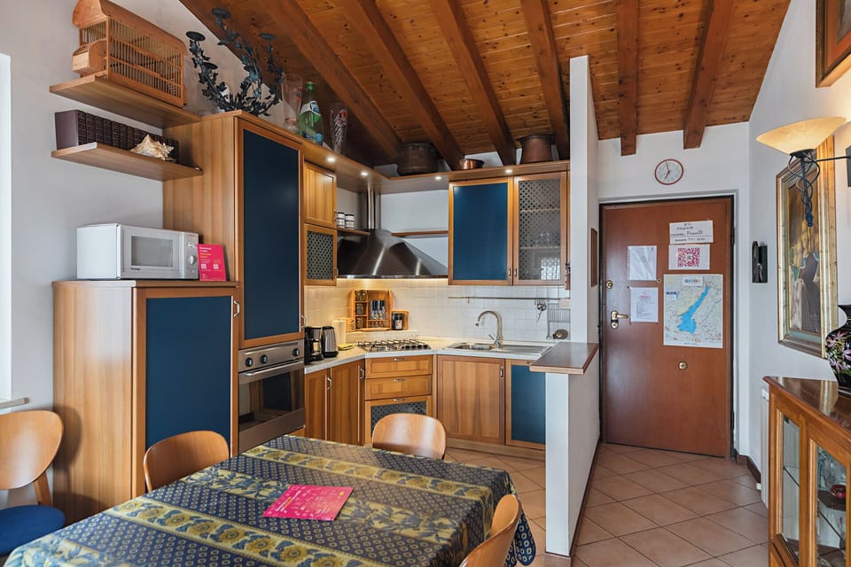 Apartment | Private kitchen | Fridge, microwave, oven, stovetop