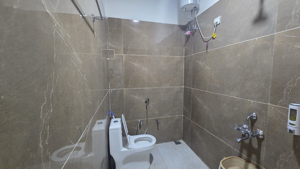 Family Room | Bathroom