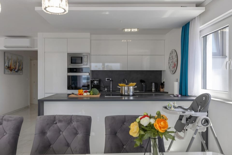 Family Apartment, 3 Bedrooms, Balcony, Sea Facing (Luxury Pool Apartment With Sea View) | Private kitchen | Espresso maker