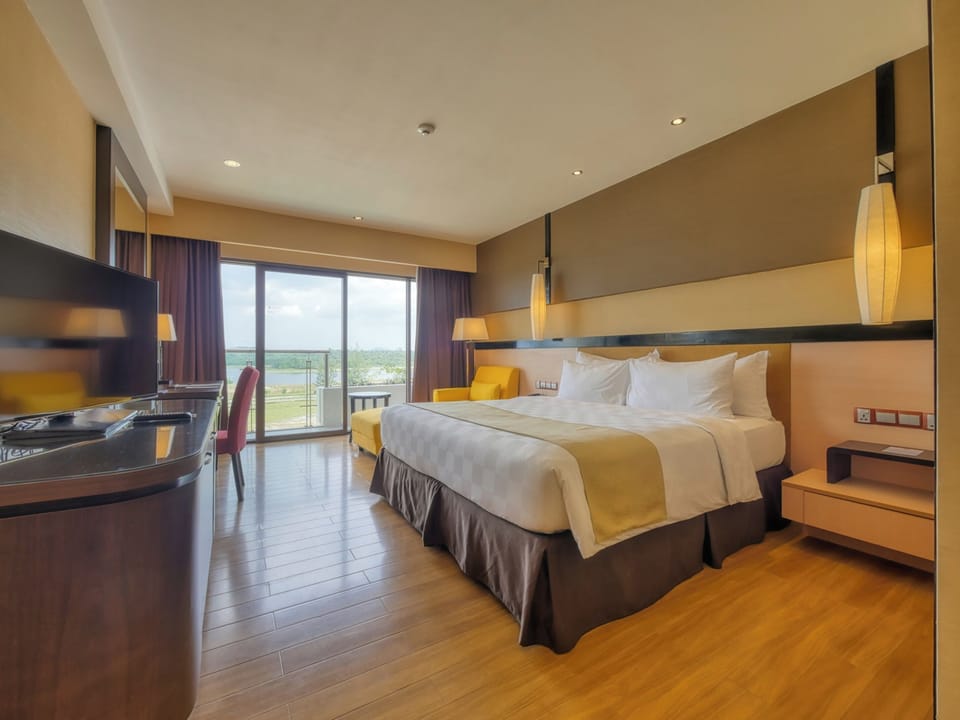 Deluxe Double or Twin Room | In-room safe, laptop workspace, soundproofing, cribs (free)