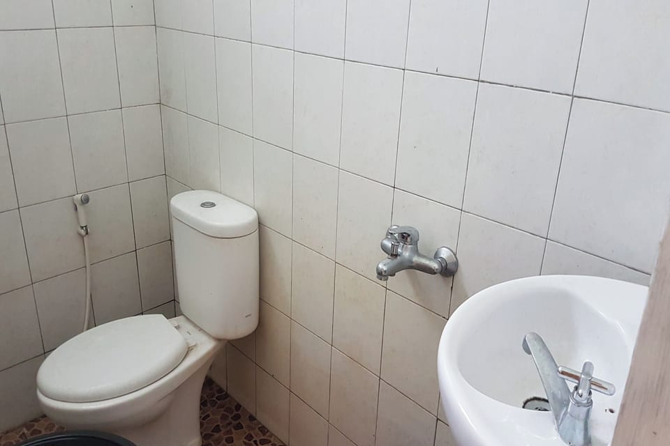 Standard Double Room | Bathroom | Shower, soap