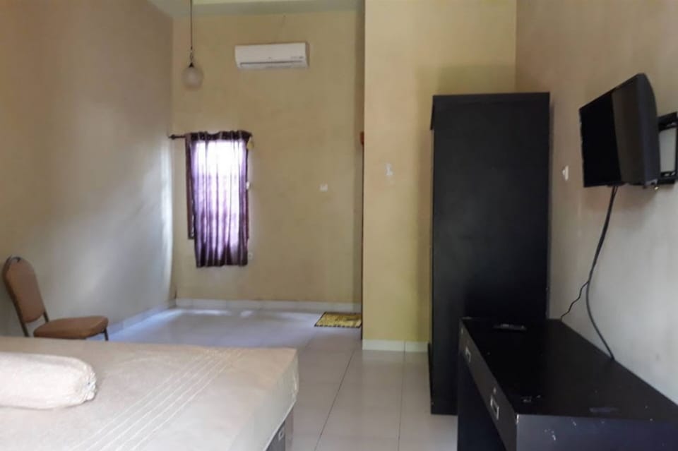 Standard Double Room | WiFi (free), bed sheets