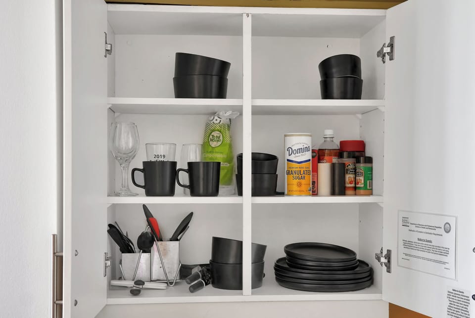 Comfort Condo, Multiple Beds, Private Bathroom | Private kitchen | Microwave, cookware/dishes/utensils