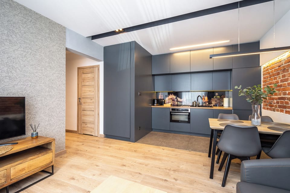 City Apartment | Private kitchenette | Fridge, oven, stovetop, dishwasher