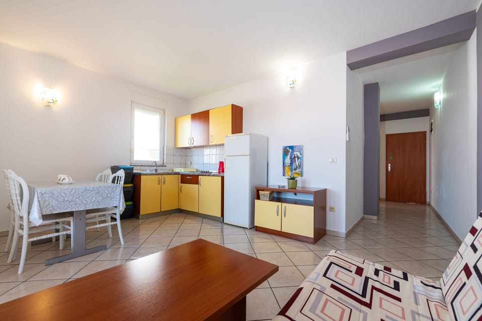 Apartment, 2 Bedrooms, Balcony, Garden View | Interior