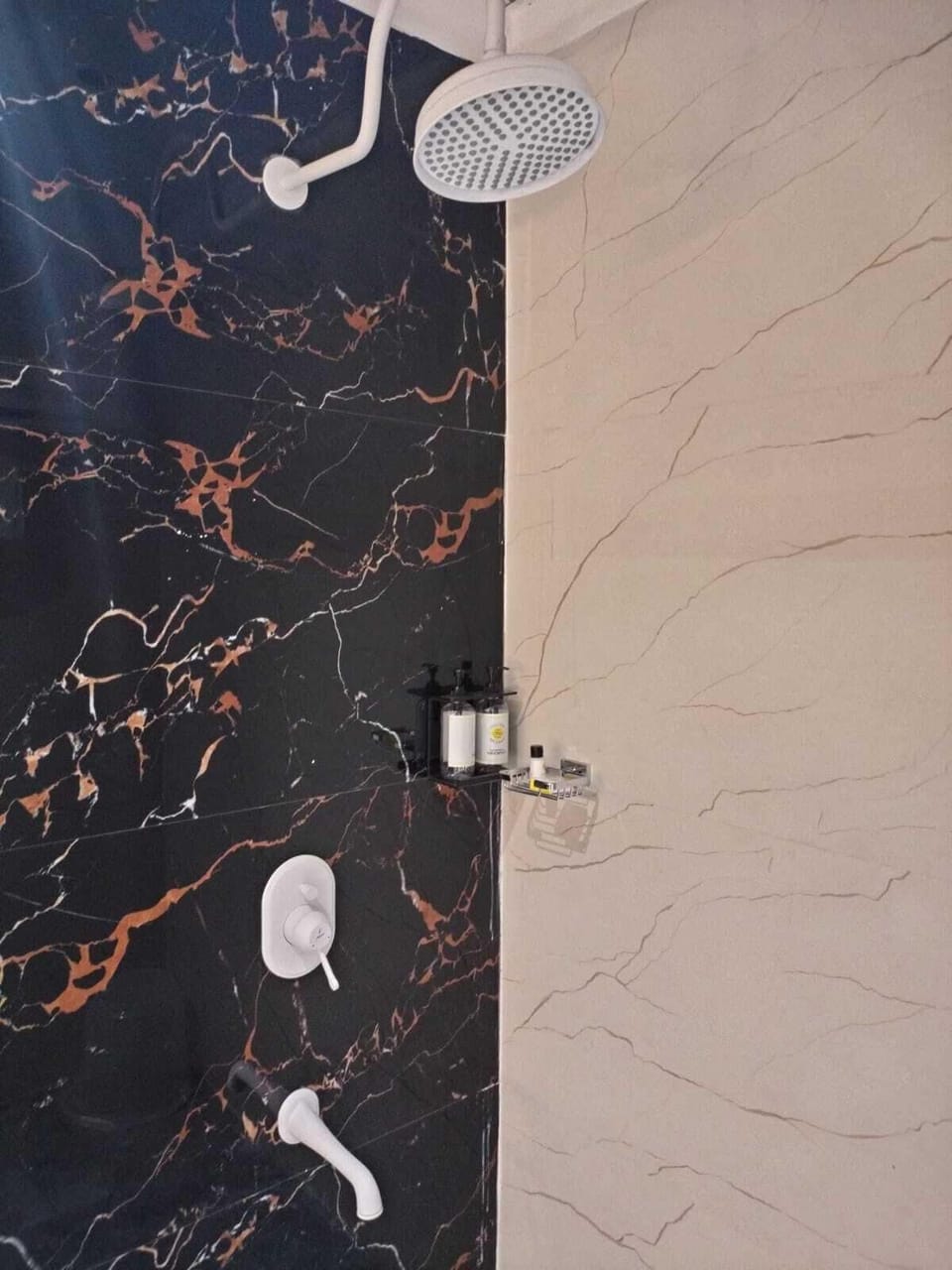 Classic Room | Bathroom | Shower, free toiletries, towels, soap