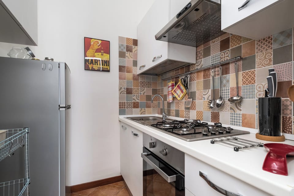 Apartment, Balcony | Private kitchen | Electric kettle