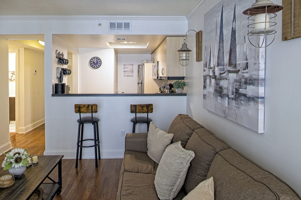 Comfort Apartment, 1 Queen Bed with Sofa bed, Kitchen | Living area