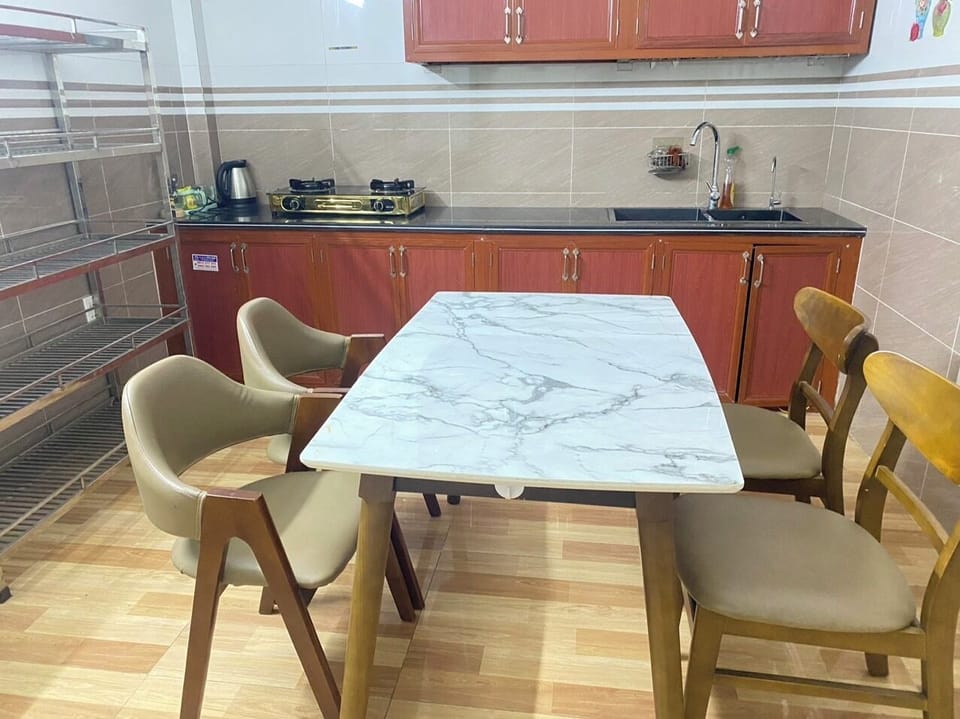 City Apartment, City View | In-room dining