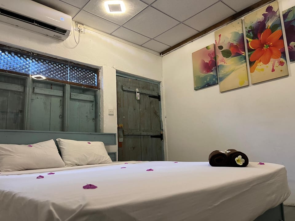 Comfort Double Room, 1 Bedroom, Air conditioning, Garden View | Egyptian cotton sheets, premium bedding, Select Comfort beds, desk